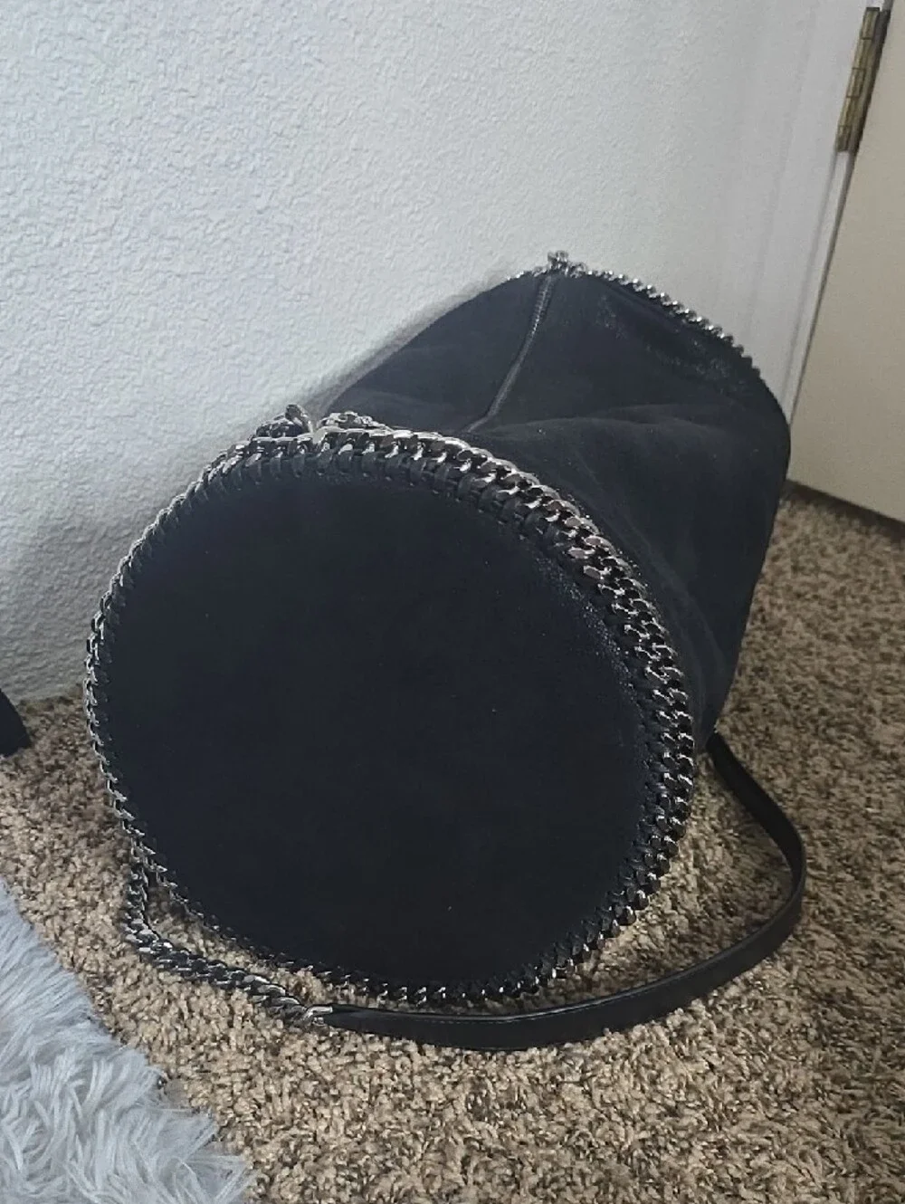 Stella McCartney Black Shine Weekender Bag W/ Silver Chain Trim (EUC)(RARE)🖤🩶 - Picture 6 of 13